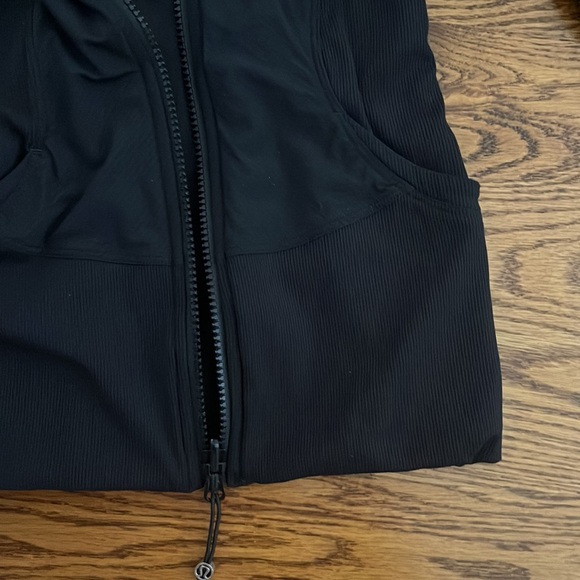 Lululemon hooded jacket - Picture 4 of 7